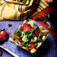 10 receptů na svěží jahodové saláty, které pomohou shodit kila