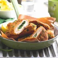 Retro okénko pro milovníky šťavnatých řízečků: kyjevský kotlet