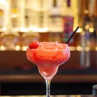 Jahodové koktejly s kapkou něčeho ostřejšího: Jak namíchat daiquirí podle Ernesta Hemingwaye?