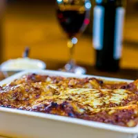 Lososové lasagně se špenátem a kozím sýrem