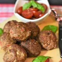Italské karbanátky a zelenina v troubě Italské karbanátky a zelenina v troubě