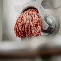 Kosti, kůže, vnitřnosti: Jak zpracovat maso do poslední mrtě?