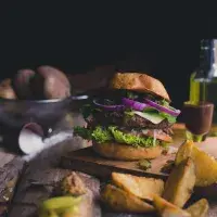 5 triků pro dokonalý domácí hamburger: Proč začínat vždy stejně? 