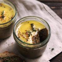 Veganský Silvestr v plné parádě: Jemná paštika s vůní hub a tymiánu od Surové dcérky