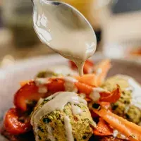 Vše, co potřebujete vědět o sezamové pastě tahini.