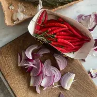 Očištění a krájení chilli