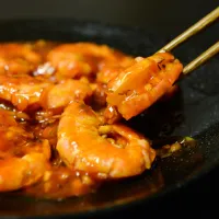 Krevety s česnekovou rajčatovou omáčkou