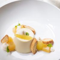 Kokosová panna cotta s tropickým ovocem