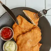 Kuřecí, máslový, holandský, vídeňský či kyjevský: Co všechny řízky spojuje? 