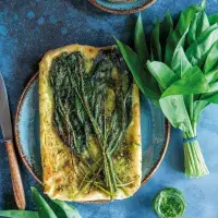 Plochý chléb s medvědím česnekem