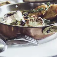 Zapečené plátky krkovice se smetanovými brambory