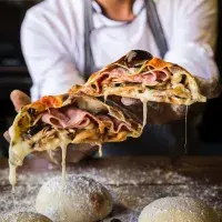 Pizza kapsy se salámem a olivami Pizza kapsy se salámem a olivami
