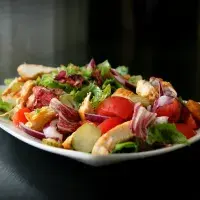 Salát s bramborami a slaninou