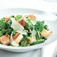 Kam na nejlepší Caesar salát v Praze a proč doma zkusit recept Julie Child