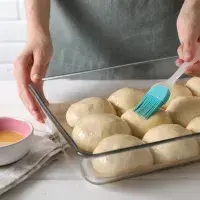 Čím potírat těsto, aby mělo lesklou a křupavou kůrku