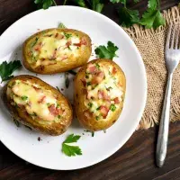 Brambory na výsluní: 30 receptů, v nichž vystupují z role obyčejné přílohy