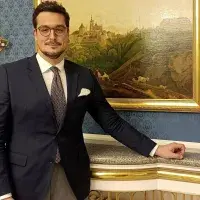 Vítězslav Ivičič miluje staré věcí, sbírá nádobí a starožitné kuchařky, podle kterých také rád vaří