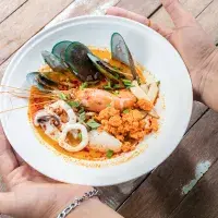 Ochutnejte nejznámější jídla z Asie: tom yam nebo pekingskou kachnu