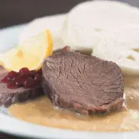 Tradiční svíčková na smetaně: Podrobný recept s videem i pro začátečníky