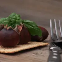 Jedlé kaštany vyšperkují nádivku i moučník