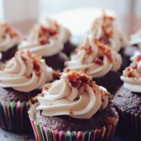 Kávové cupcakes s vanilkovo-máslovým krémem Kávové cupcakes s vanilkovo-máslovým krémem