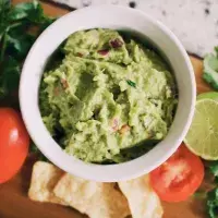 Avokádová pomazánka s lučinou