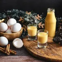 22 receptů na vánoční likéry s řízem: aramelový, zázvorový a domácí vaječňák