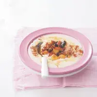 Krupicová kaše s jablky a skořicí