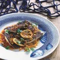 Ryba na pomerančích a harisse