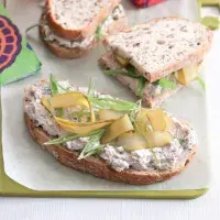 Jednoduchá rybí pomazánka ze sardinek