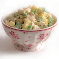 Bramborový salát s bílou rybou