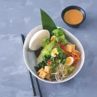 Salát gado gado s arašídovým dipem