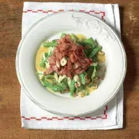 Salát s jablky a se slaninou