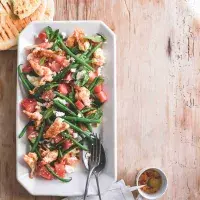 Salát s krevetami, melounem a fetou