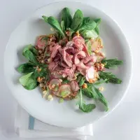 Salát se steakem v asijském stylu