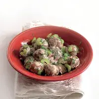 Salát z červených brambor