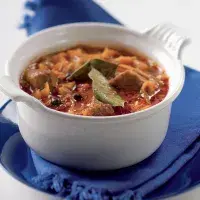 Segedínský guláš se zakysanou smetanou