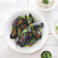 Slávky s domácí kari pastou a kokosovou rýží