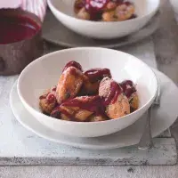 Smažené krupicové noky se švestkovou omáčkou