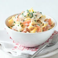 Omáčka bez vaření: smetana & uzený losos