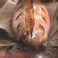 Kouzlo domácího chleba a housek: Jak upéct vlastní křupavé pečivo z kvásku, aby bylo nadýchané