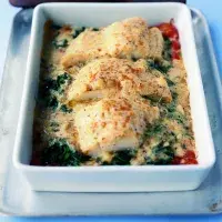 Uzená ryba s rajčaty