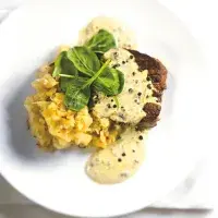 Steak s pepřovou omáčkou