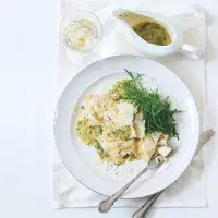 Ravioli se štikou a s krémovou bylinkovou omáčkou beurre blanc Ravioli se štikou a s krémovou bylinkovou omáčkou beurre blanc