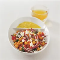 Středomořský cizrnový salát