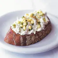 Rokfórová pomazánka s pečeným česnekem