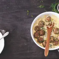 Švédské masové kuličky ve smetanové omáčce