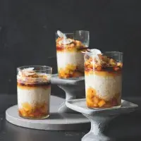 Tapiokový pudink s karamelizovaným ananasem