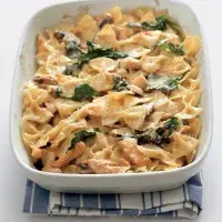 Těstoviny zapečené s kuřetem a špenátem