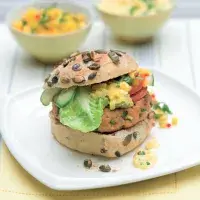 Thajské krůtí burgery s mangem